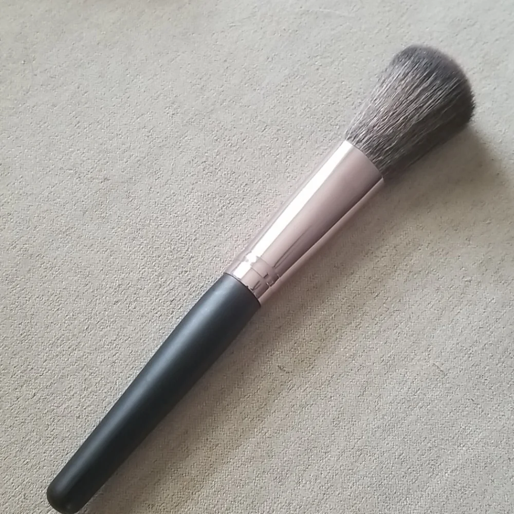6 pc unbranded travel brush set